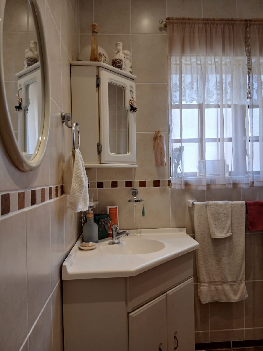3 Bedroom Property for Sale in Noorsekloof Eastern Cape